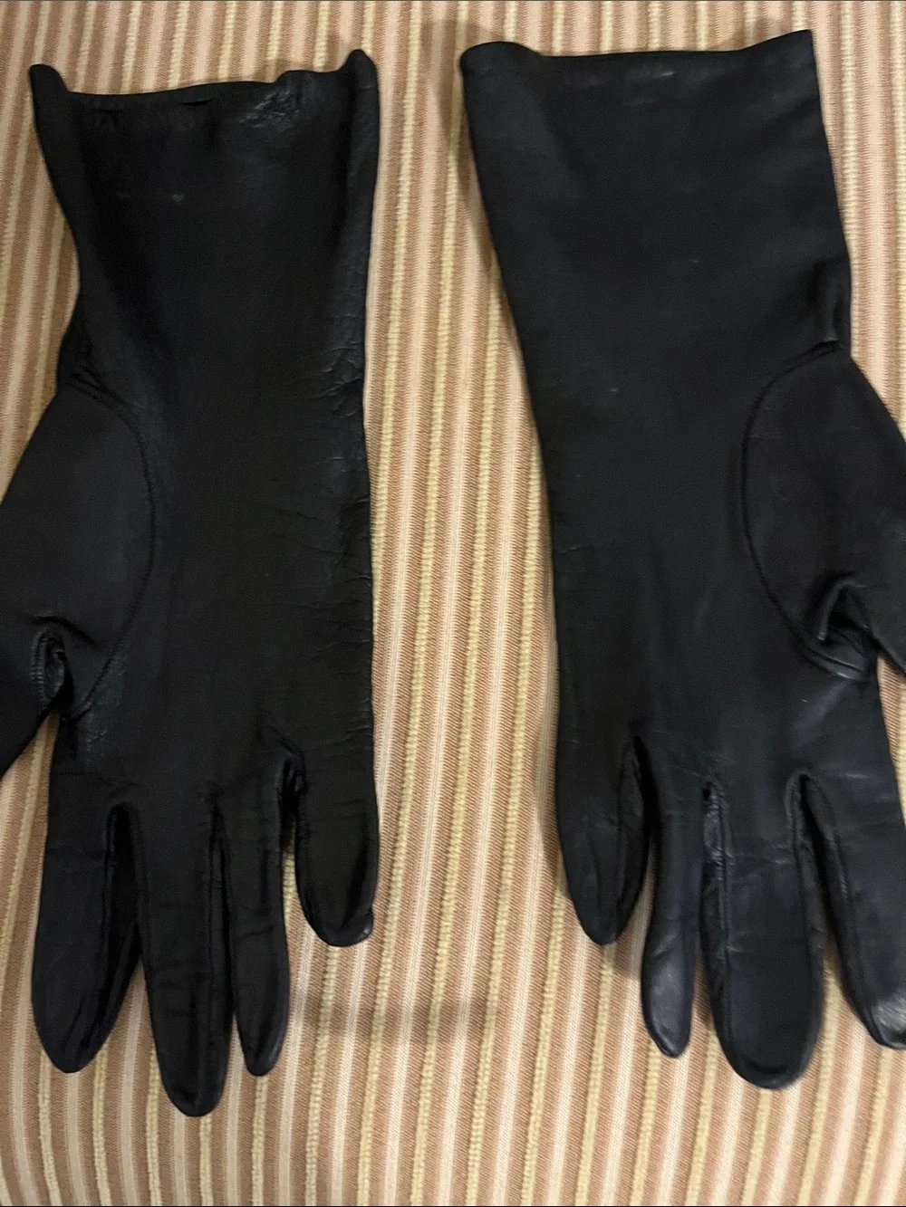 Women's Black Leather Gloves